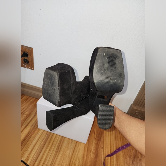 Size 6.5 Platform boots with 5.5 inch block heels Lemon Drop - Picture 8 of 9